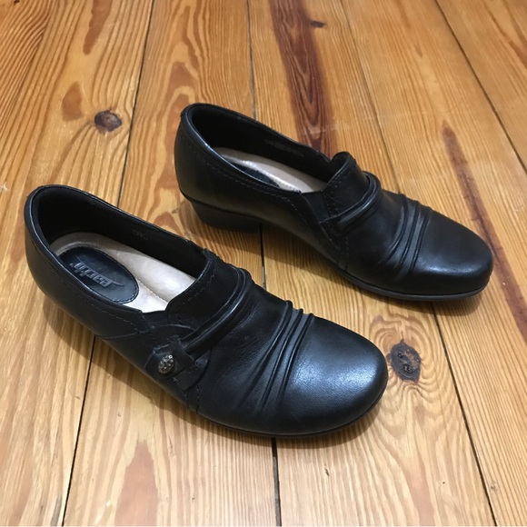 Earth Origins Black Leather Loafers, EUC, 8 - Picture 4 of 12
